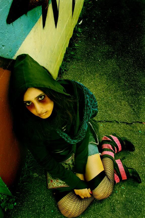 IMAGE: http://i7.photobucket.com/albums/y258/waxme/IMG_6974edit2mini.jpg