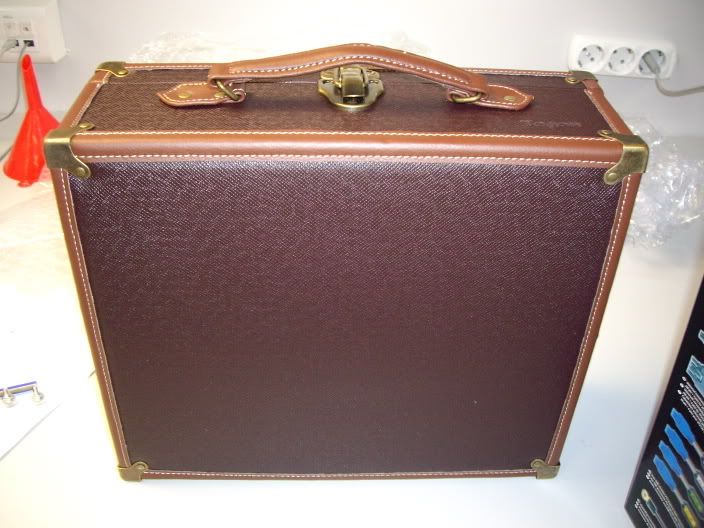 TAGAN_1100_LEATHER_CASE_FRONT.jpg
