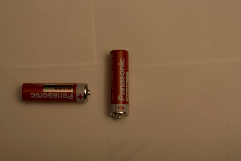 IMAGE: http://i7.photobucket.com/albums/y266/RockinVixen89/batt2.jpg