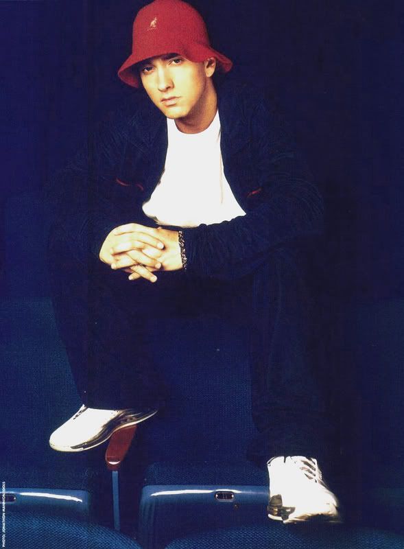 http://i7.photobucket.com/albums/y266/dzaga/Eminem1051.jpg