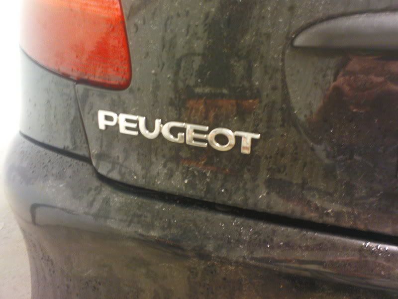 http://i7.photobucket.com/albums/y267/spraYcanE/Peugeot%20206/Exterior/Emblem/DSC00262.jpg