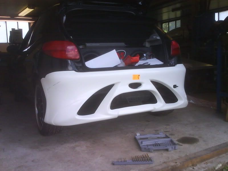 http://i7.photobucket.com/albums/y267/spraYcanE/Peugeot%20206/Exterior/Kjolpaket/DSC01183.jpg