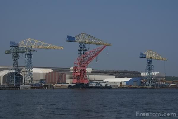9907_06_6---Shipyard-cranes-on-the-.jpg