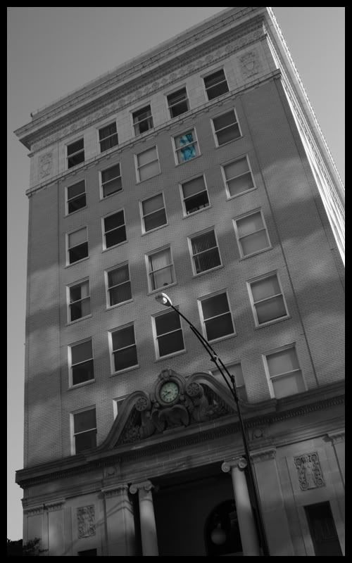 IMAGE: http://i7.photobucket.com/albums/y269/Size10LeadFoot/IMG_0171a.jpg