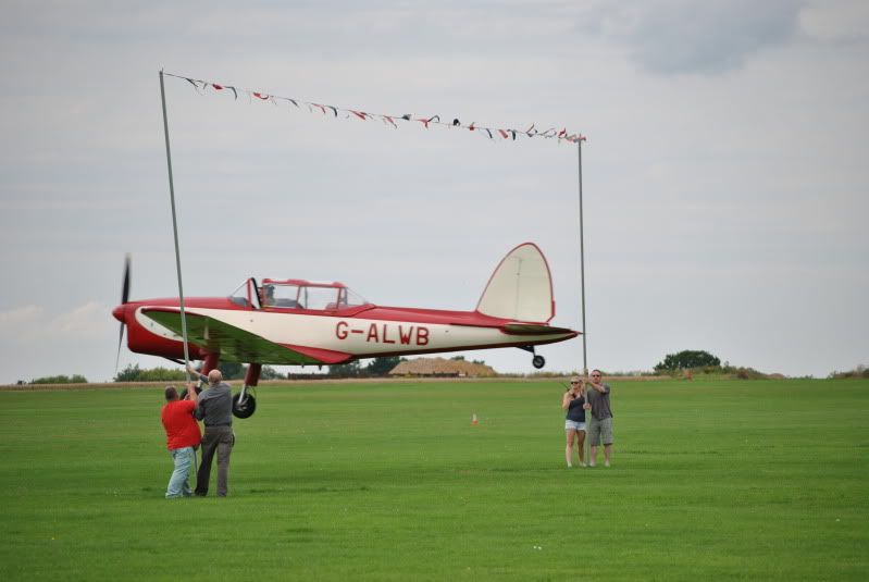 http://i7.photobucket.com/albums/y269/wartimeairfields/Sywell2012292.jpg