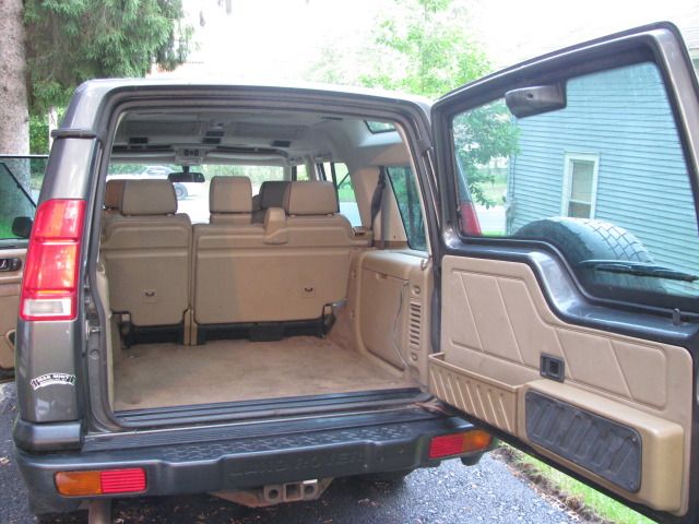 http://i7.photobucket.com/albums/y270/thejeremiah/LandRover%20for%20sale/IMG_0038.jpg