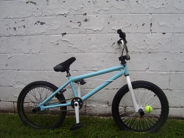 http://i7.photobucket.com/albums/y270/thejeremiah/bike%20for%20sale/BMX%20for%20sale/2.jpg