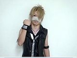 the GazettE doing wristbands! + Reitas comment Th_dimwristbandreita