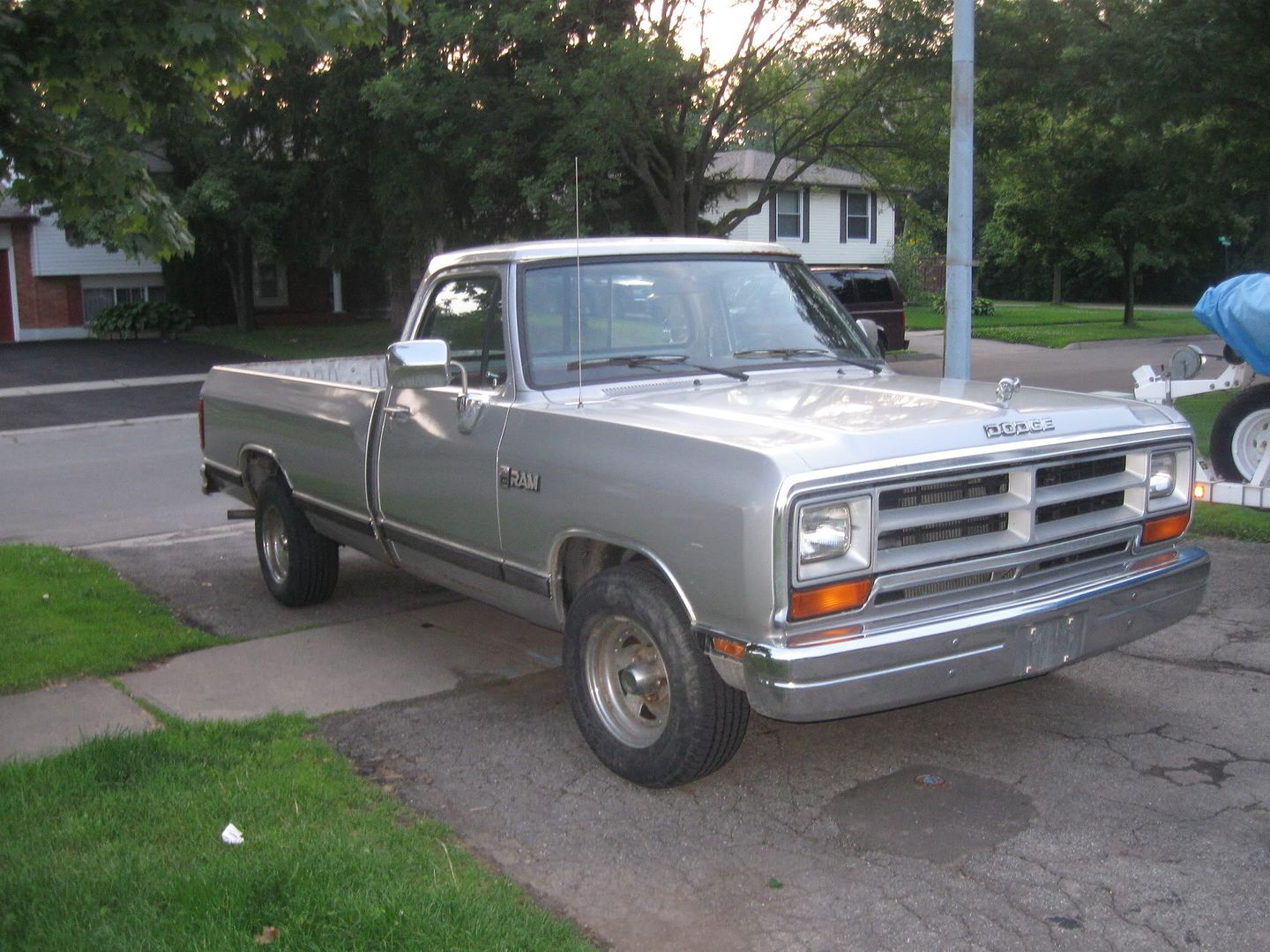 Dodge Ram 89