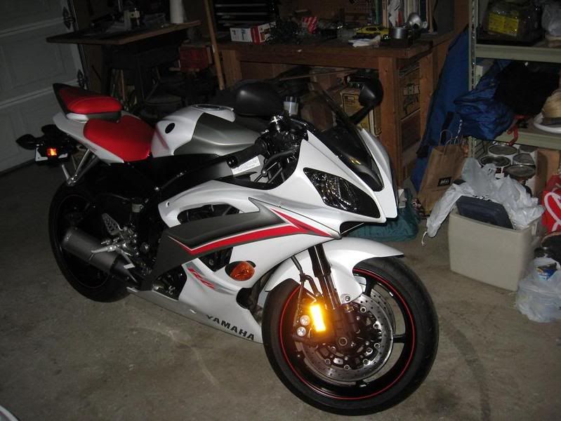 r6 red and white