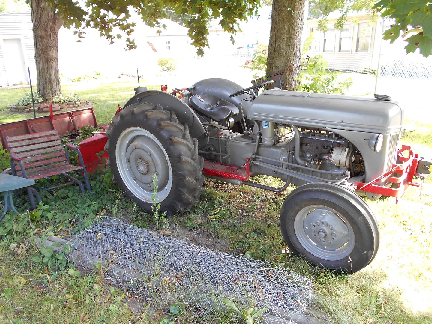 1940 Ford 9N photo Sep201389_zps27646efb.jpg