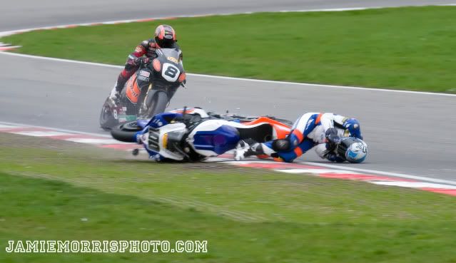 IMAGE: http://i7.photobucket.com/albums/y282/jamieislikemorris/4-1.jpg