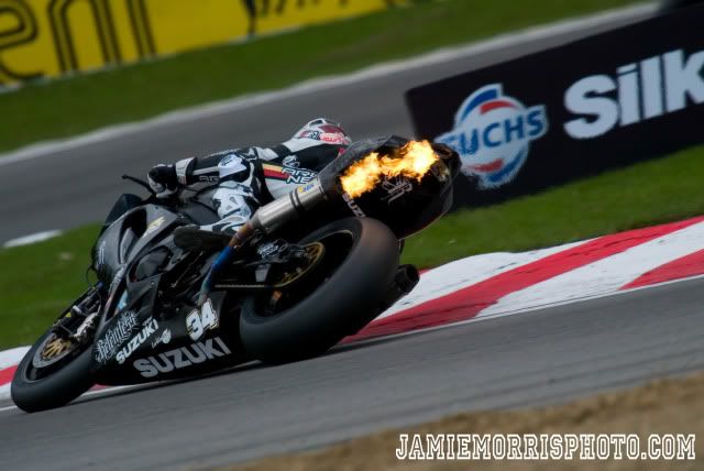 IMAGE: http://i7.photobucket.com/albums/y282/jamieislikemorris/5.jpg