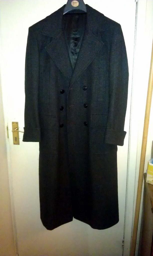 SherlockCoat2_zpsccd3330f.jpg