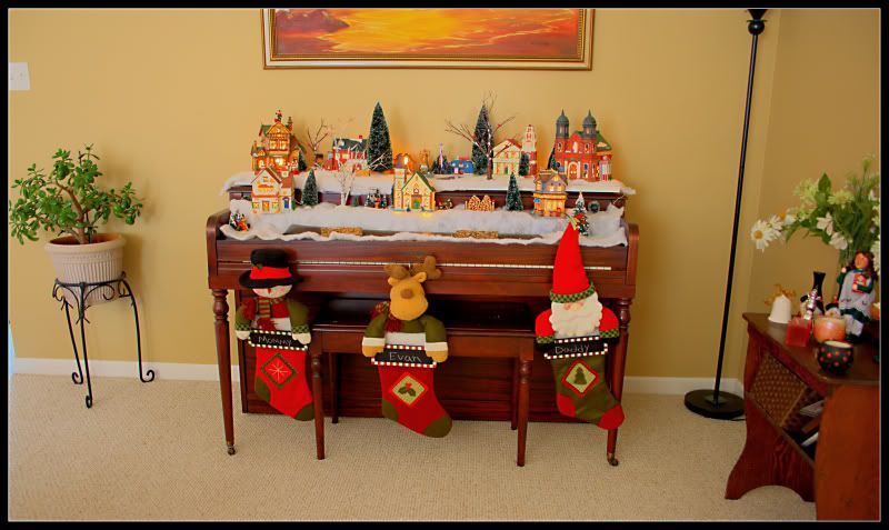 IMAGE: http://i7.photobucket.com/albums/y285/tnrsxs/HDRPiano.jpg