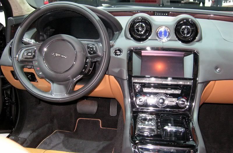 Fomoconews@NAIAS 2010 Exclusive Sneak Peek of the 2011 Jaguar XJ Interior