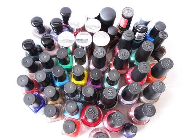 Spotted this Nail Polish Addict Tag on Gaby's blog that is doing the rounds