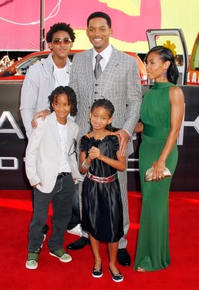 images of will smith and family. will smith and family.