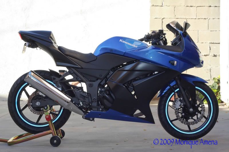IMAGE: http://i7.photobucket.com/albums/y288/moniQuw31/3Ninja250-2399.jpg