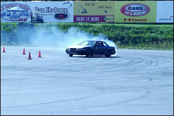 http://i7.photobucket.com/albums/y288/standXalone/D-Sport%20Rd%203%20-%20Castrol/2.jpg