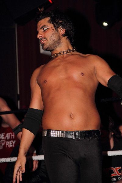http://i7.photobucket.com/albums/y289/random_plank/Picss/Jimmy%20Jacobs/DPP_1033-L.jpg