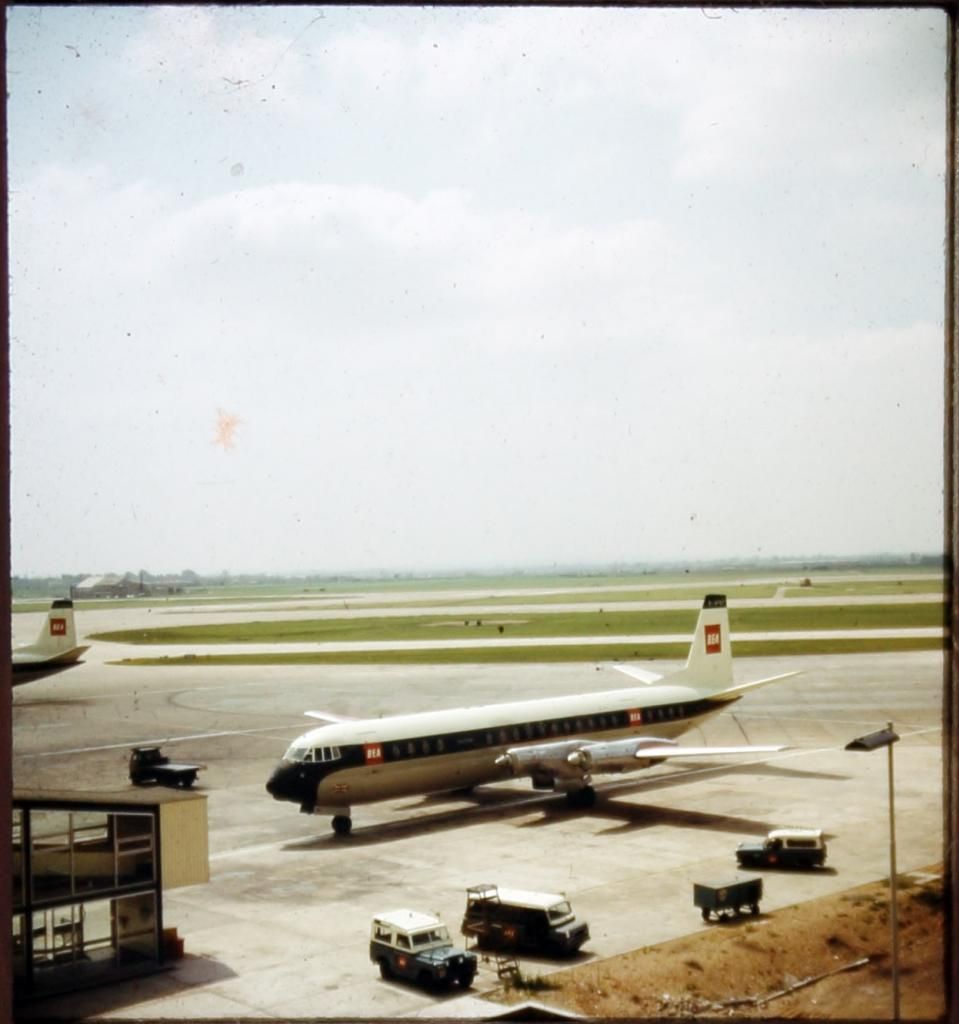http://i7.photobucket.com/albums/y291/Wonkey_Donkey/Aircraft/1960s%20Heathrow/IMG_7612_zps98b58fde.jpg