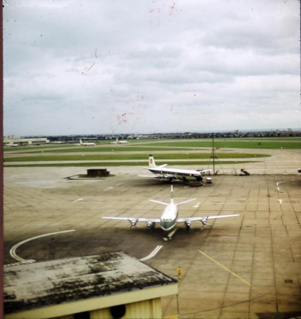 http://i7.photobucket.com/albums/y291/Wonkey_Donkey/Aircraft/1960s%20Heathrow/IMG_7614_zps00170639.jpg