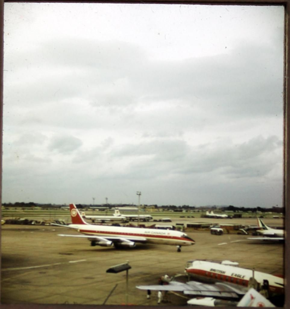 http://i7.photobucket.com/albums/y291/Wonkey_Donkey/Aircraft/1960s%20Heathrow/IMG_7616_zps6d391b32.jpg