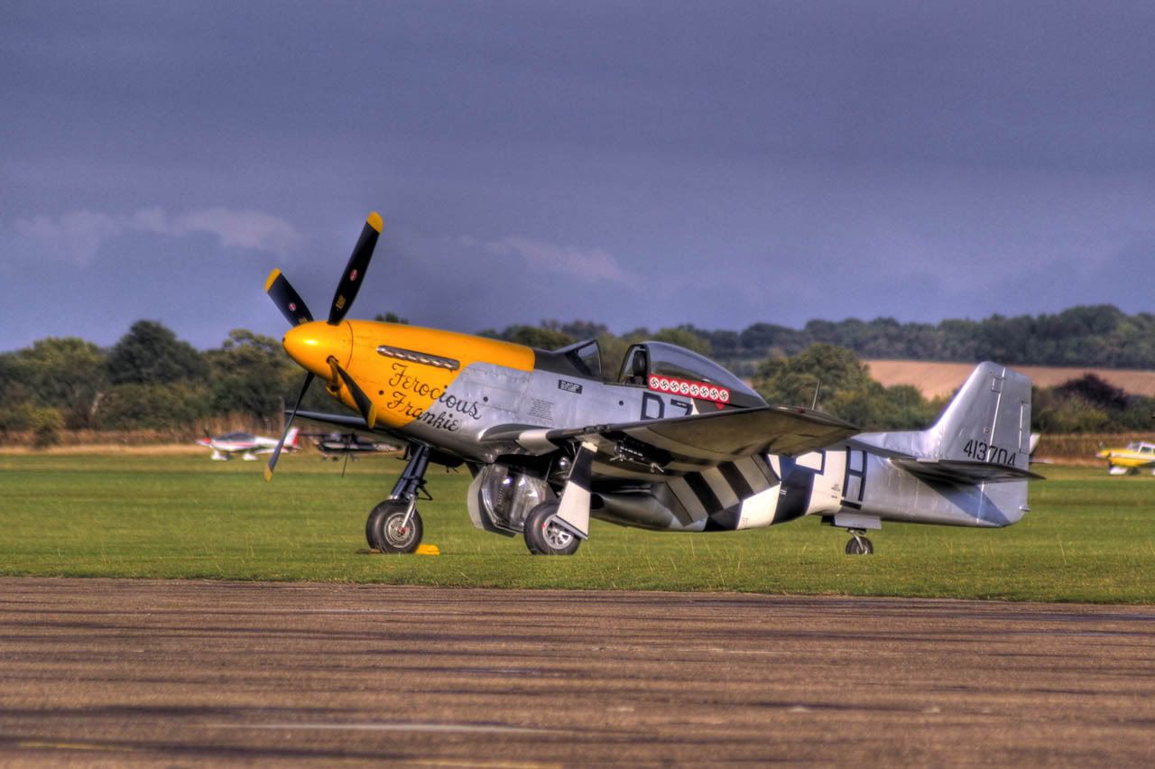 http://i7.photobucket.com/albums/y291/Wonkey_Donkey/Aircraft/20110904%20-%20Duxford%20Autumn%20Airshow/IMG_2841_39_40_tonemappedeSM.jpg