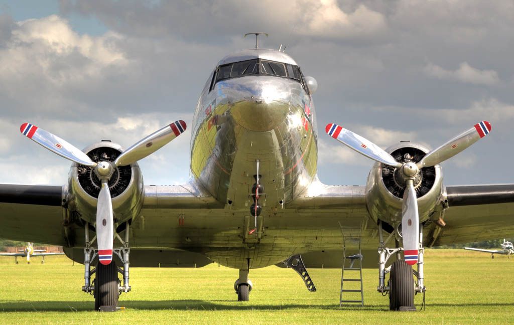 http://i7.photobucket.com/albums/y291/Wonkey_Donkey/Aircraft/20120630%20-%20Duxford%20Flying%20Legends%202012/DC3SM.jpg