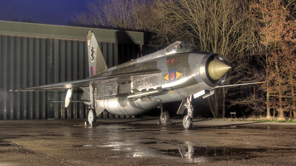 http://i7.photobucket.com/albums/y291/Wonkey_Donkey/Aircraft/20130223%20-%20Bruntingthorpe/IMG_3010sm_zpsd0e3bdc6.jpg