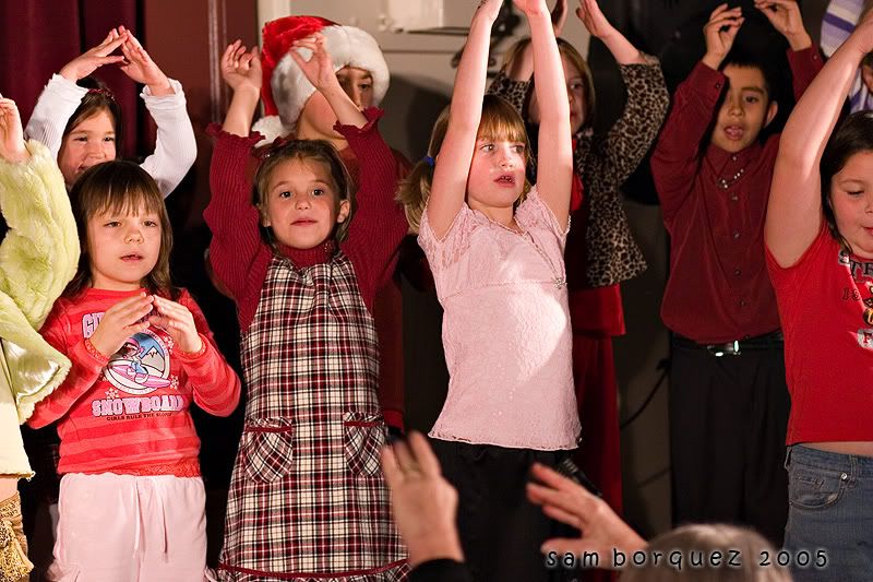 IMAGE: http://i7.photobucket.com/albums/y291/tborquez/121405Lexi01.jpg