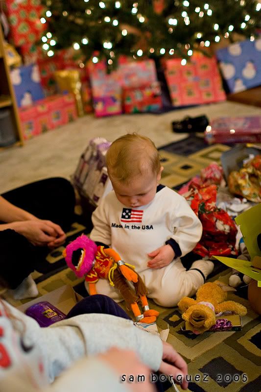 IMAGE: http://i7.photobucket.com/albums/y291/tborquez/122105Jackson03.jpg