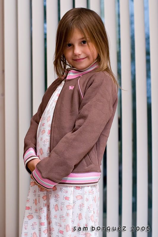 IMAGE: http://i7.photobucket.com/albums/y291/tborquez/Christmas%202005/122505Lexi19.jpg