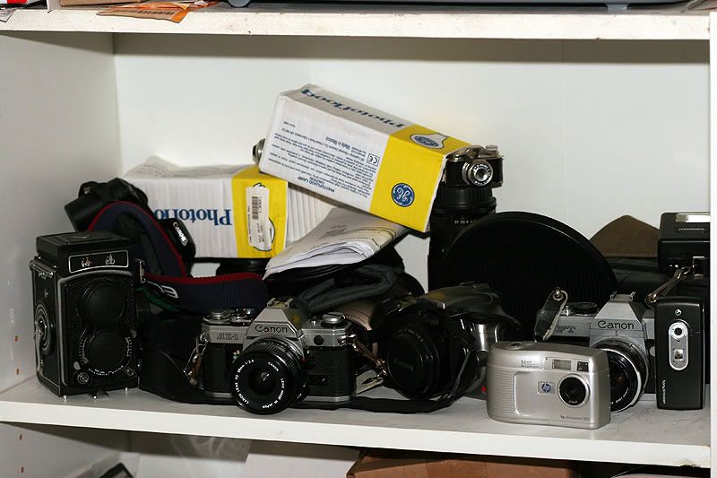 IMAGE: http://i7.photobucket.com/albums/y291/tborquez/June%202006/062506junk.jpg