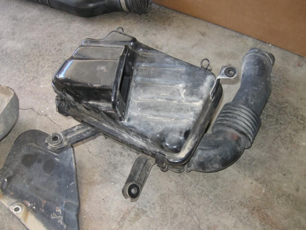 22RE Exhaust Manifold and Intake Pirate 4x4