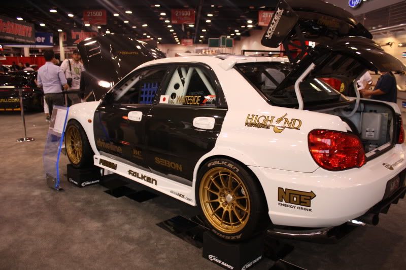 http://i7.photobucket.com/albums/y295/b18ctrb/SEMA%202010/623.jpg