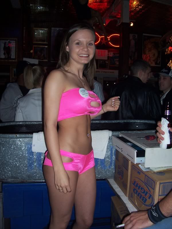 [Linked Image from i7.photobucket.com]