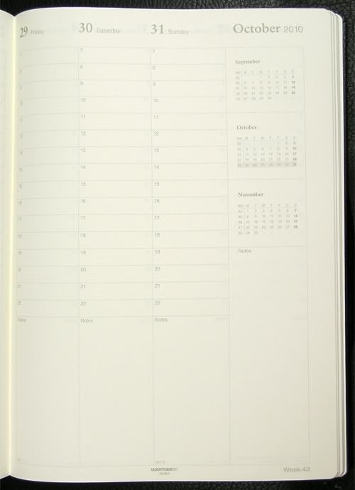 Leuchtturm Right Planning Page An example of the right planning page from a 2-page spread. Vertical daily columns. small monthly calendars and plenty of room for notes.