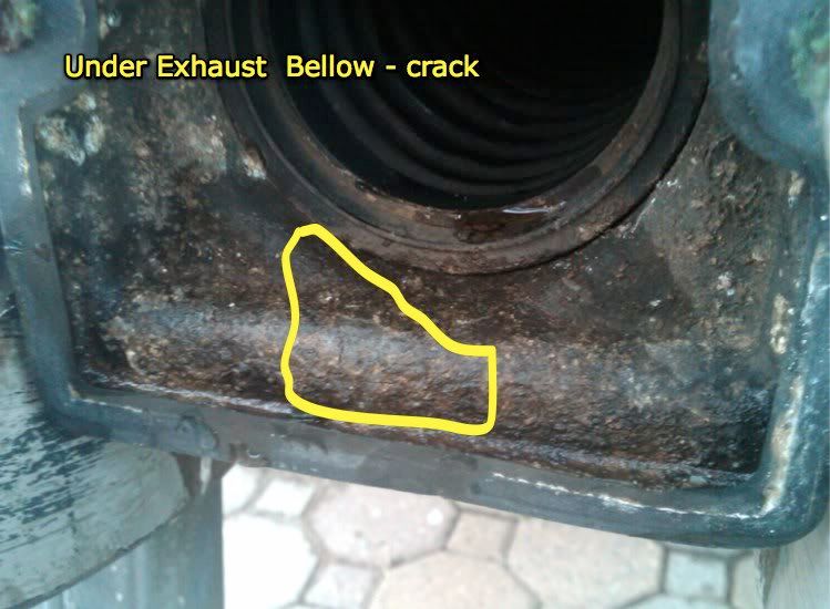 underbellowcrack.jpg