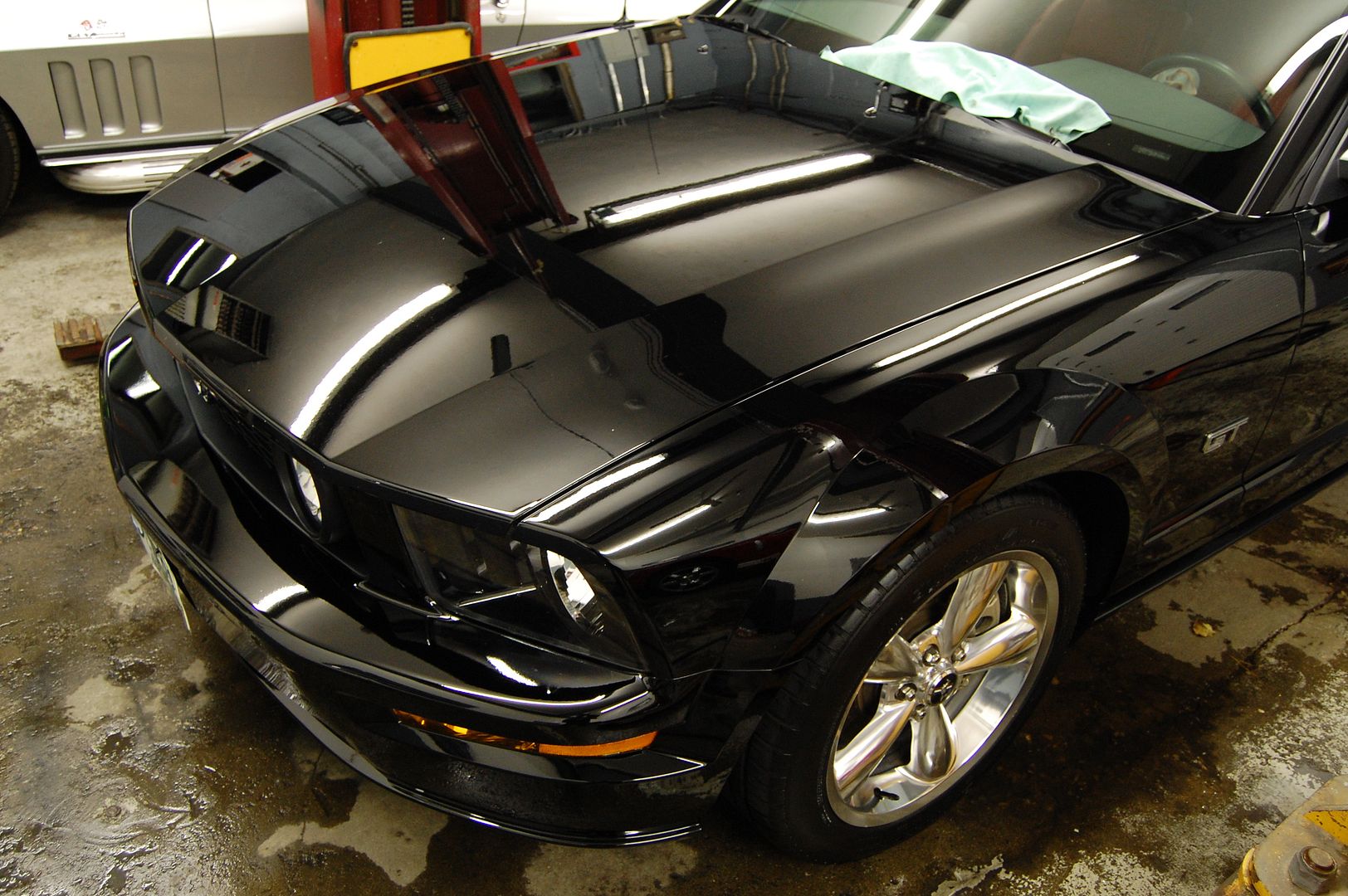 BlackMustangGT084.jpg