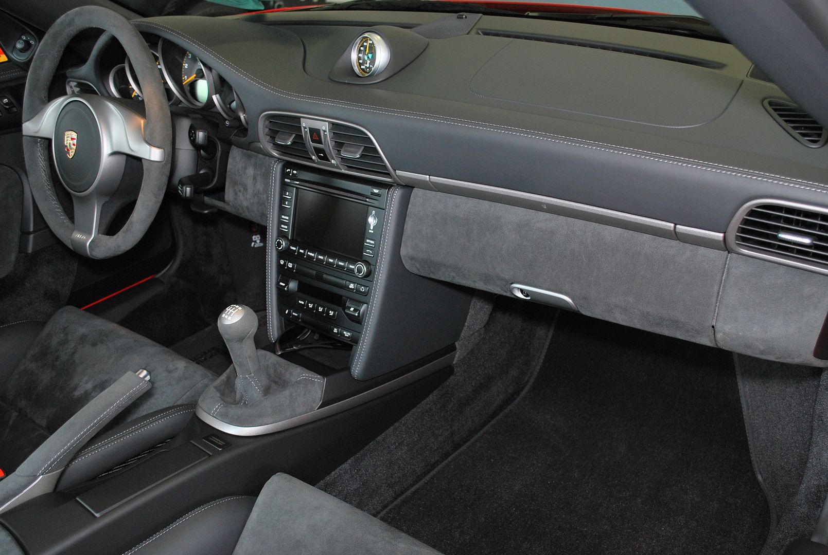 GT3-128i-RedC5181.jpg