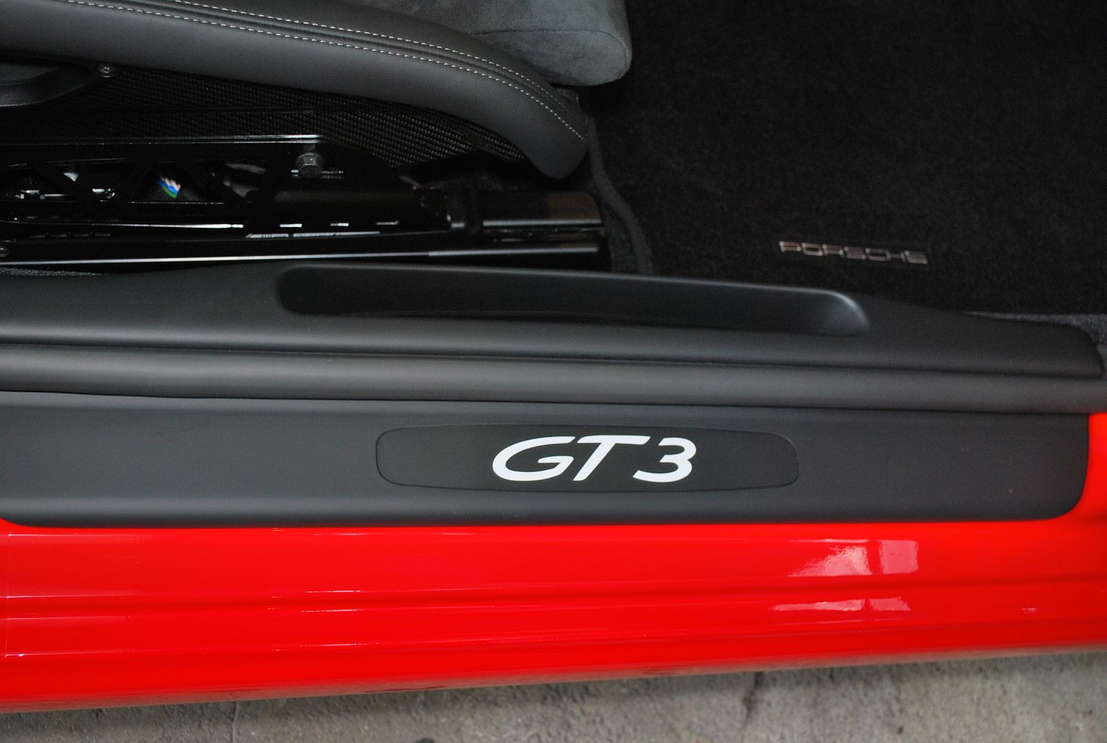 GT3-128i-RedC5182.jpg