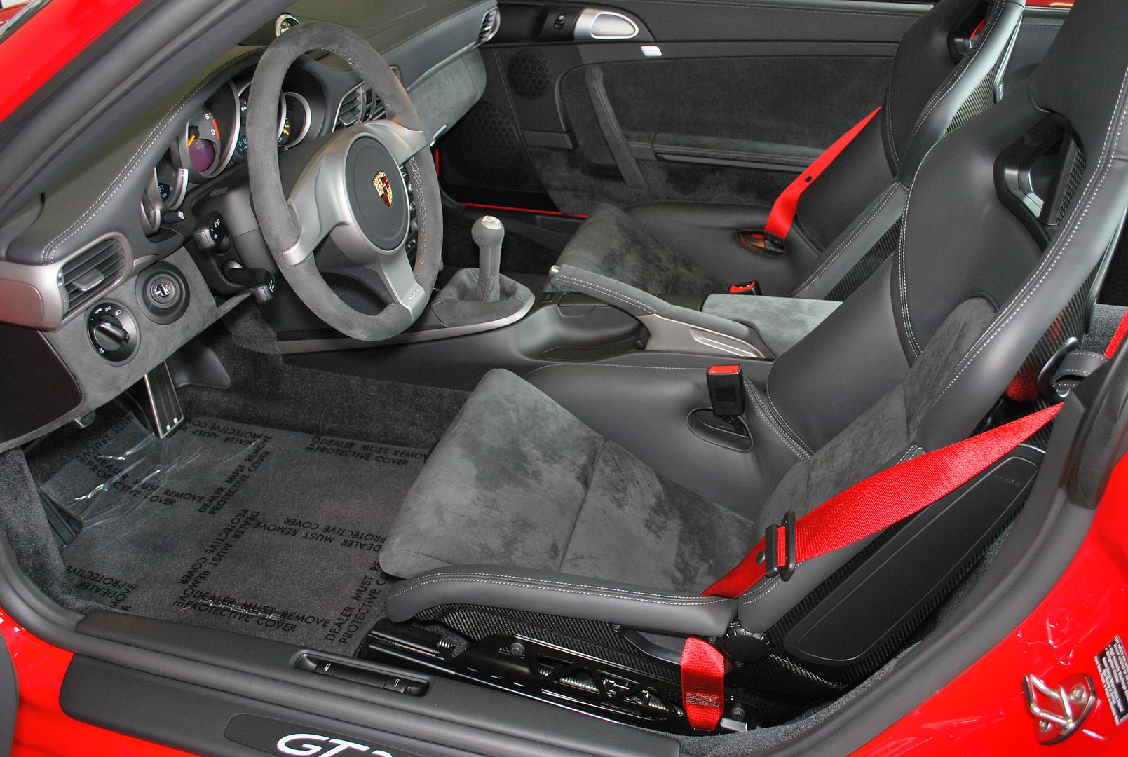GT3-128i-RedC5190.jpg