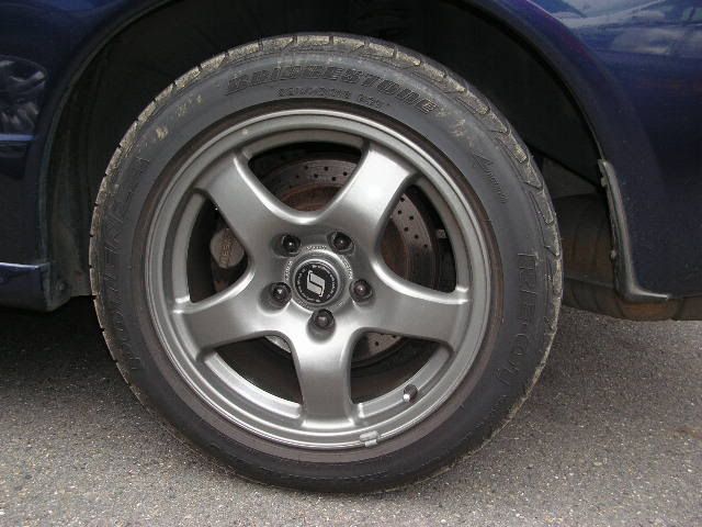 http://i7.photobucket.com/albums/y297/qualthar/Parts/0125Rim.jpg