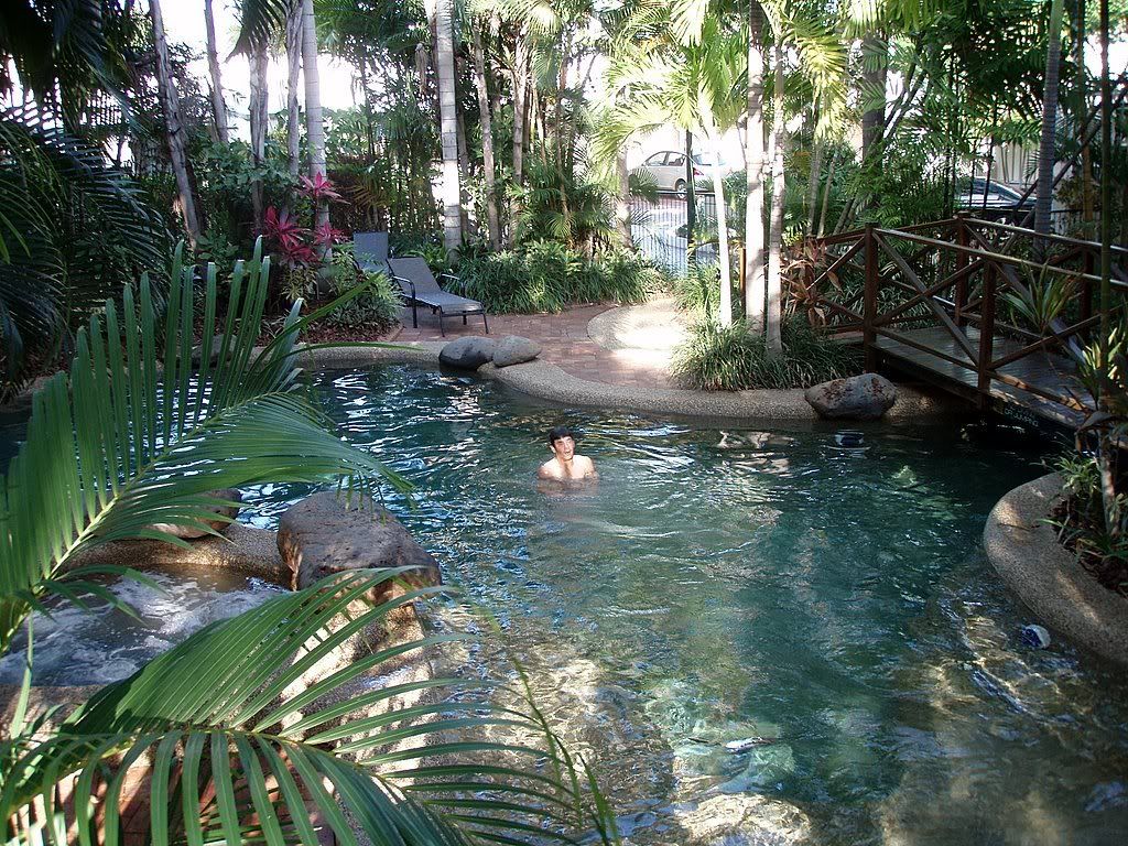 poolmoteltownsville.jpg
