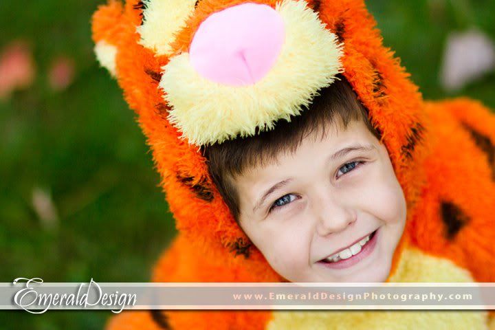 IMAGE: http://i7.photobucket.com/albums/y298/nine7grand/76556_10150305703515206_269530110205_15514227_5862070_n.jpg