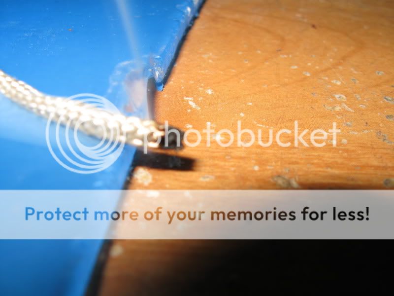 how do i keep paracord from fraying?