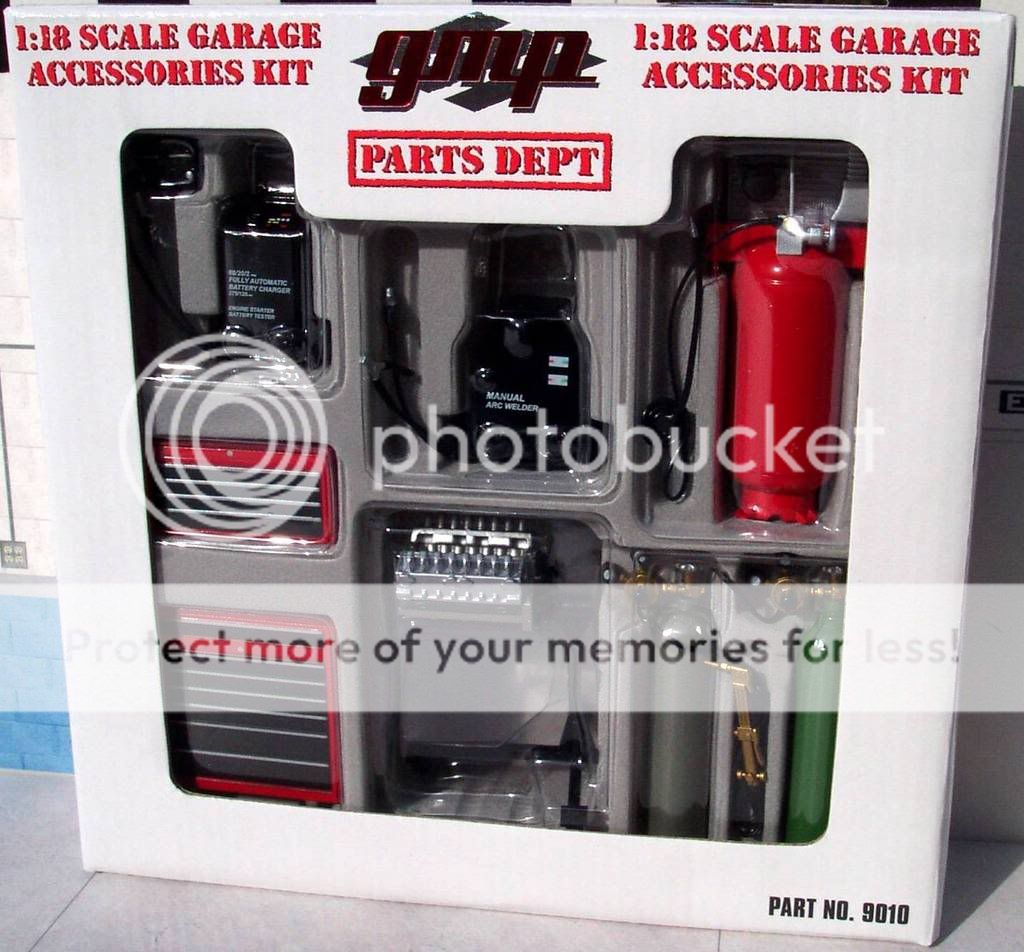 18 GMP 8 Piece Garage Mechanic Accessory Shop Tool Diorama Set 9010 