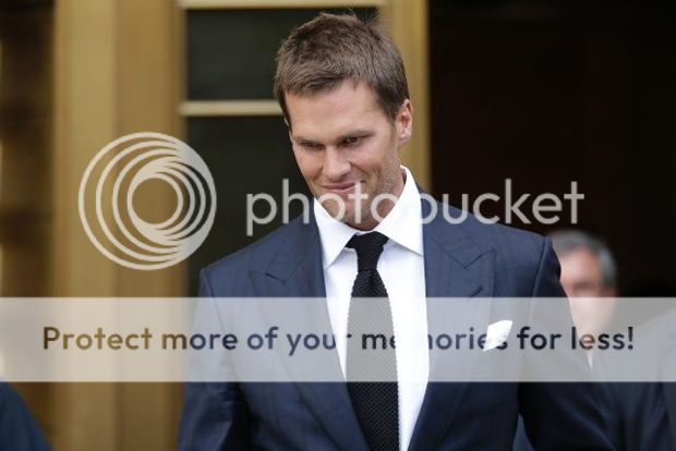  photo Tom-Brady-Smiles-Leaving-Court-AP_zpsftxmbqag.jpg